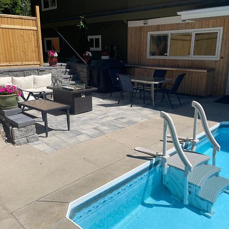 Bright Poolside Walkout Two Bedroom Basement Suite In The Okanagan Пентиктън Екстериор снимка
