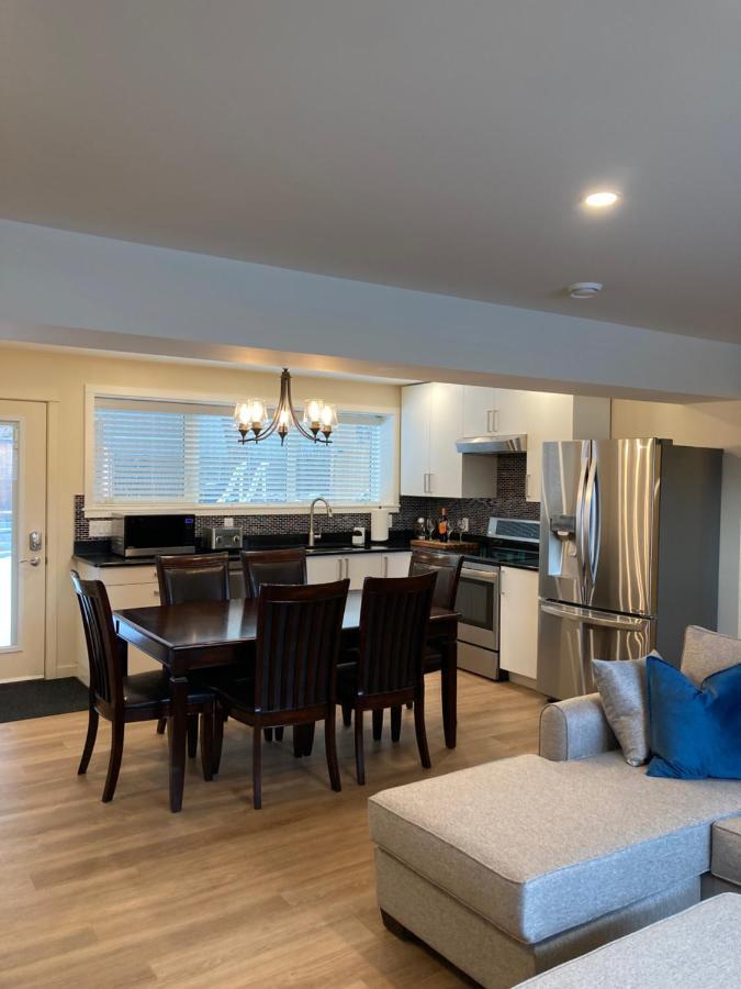 Bright Poolside Walkout Two Bedroom Basement Suite In The Okanagan Пентиктън Екстериор снимка