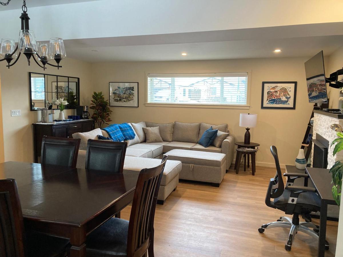 Bright Poolside Walkout Two Bedroom Basement Suite In The Okanagan Пентиктън Екстериор снимка