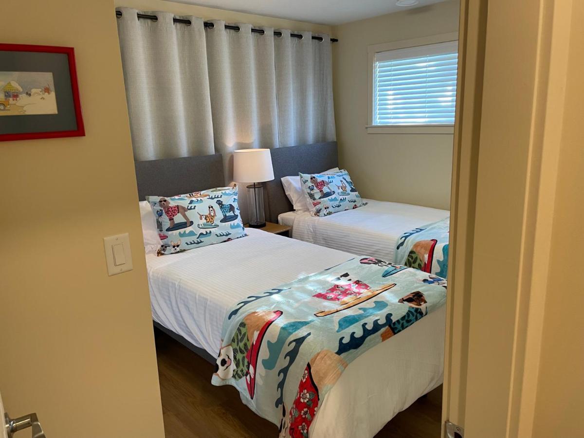 Bright Poolside Walkout Two Bedroom Basement Suite In The Okanagan Пентиктън Екстериор снимка