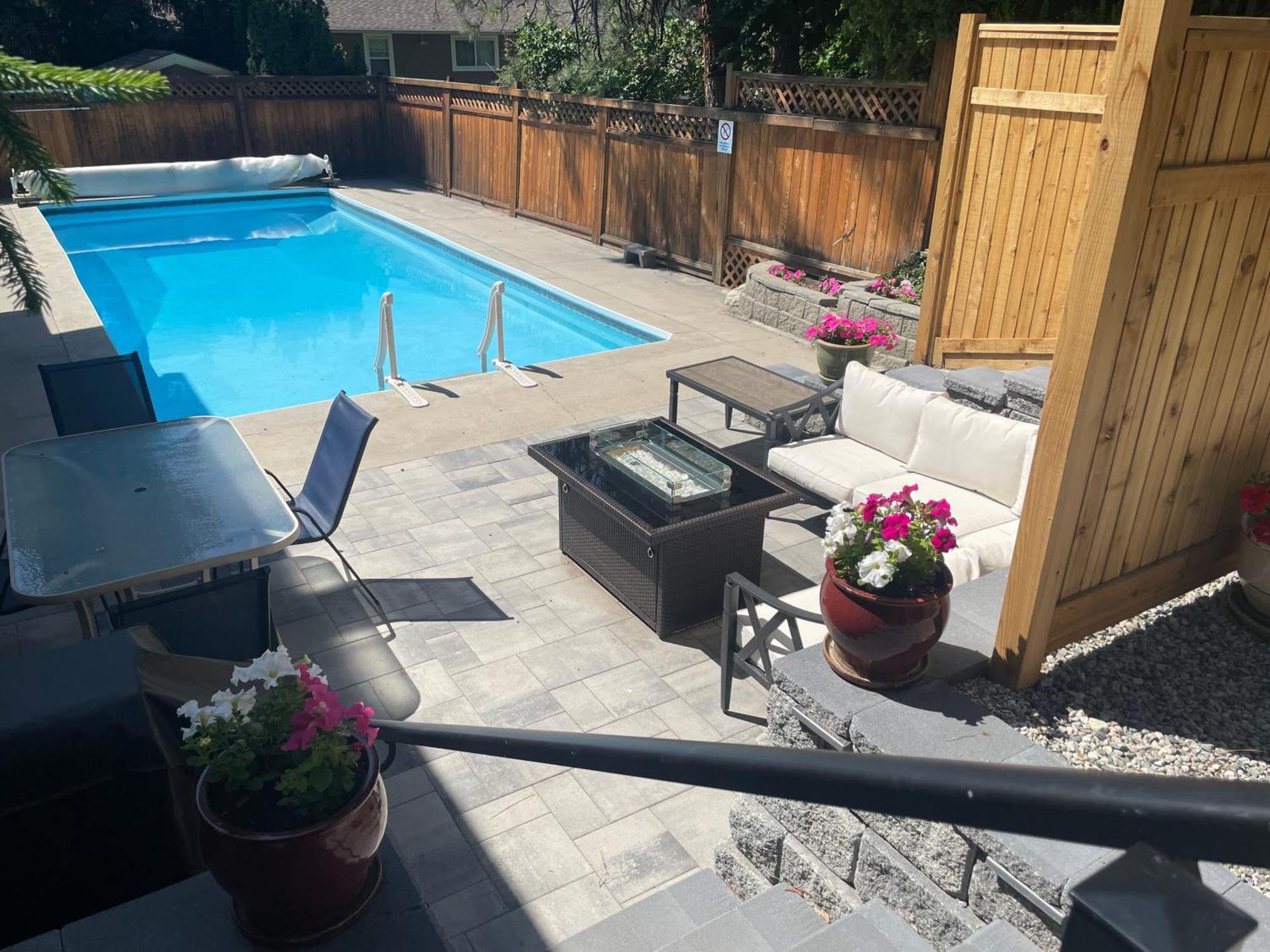 Bright Poolside Walkout Two Bedroom Basement Suite In The Okanagan Пентиктън Екстериор снимка